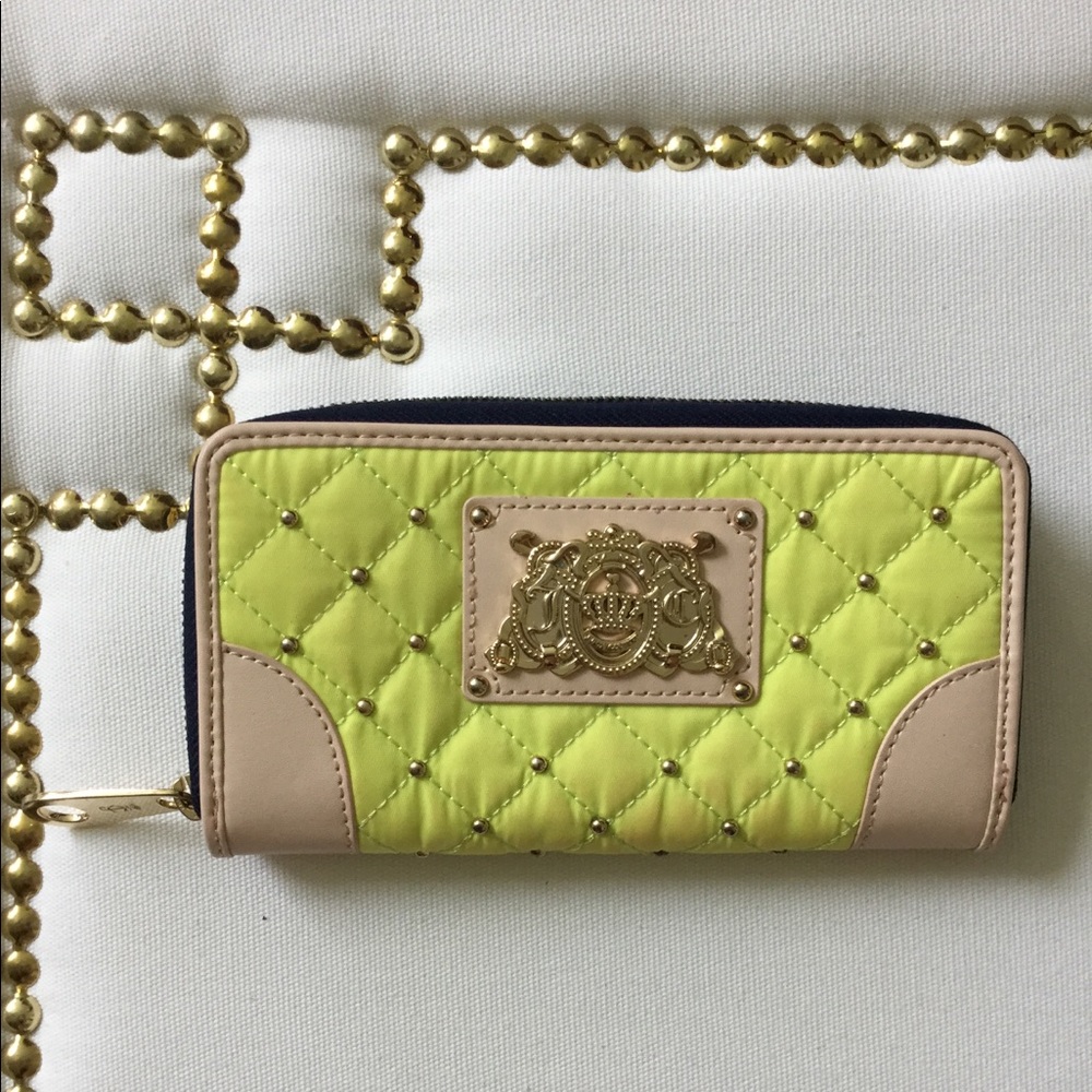 🥥Juicy Couture Neon Green Quilted Wallet🥥 - Picture 1 of 8